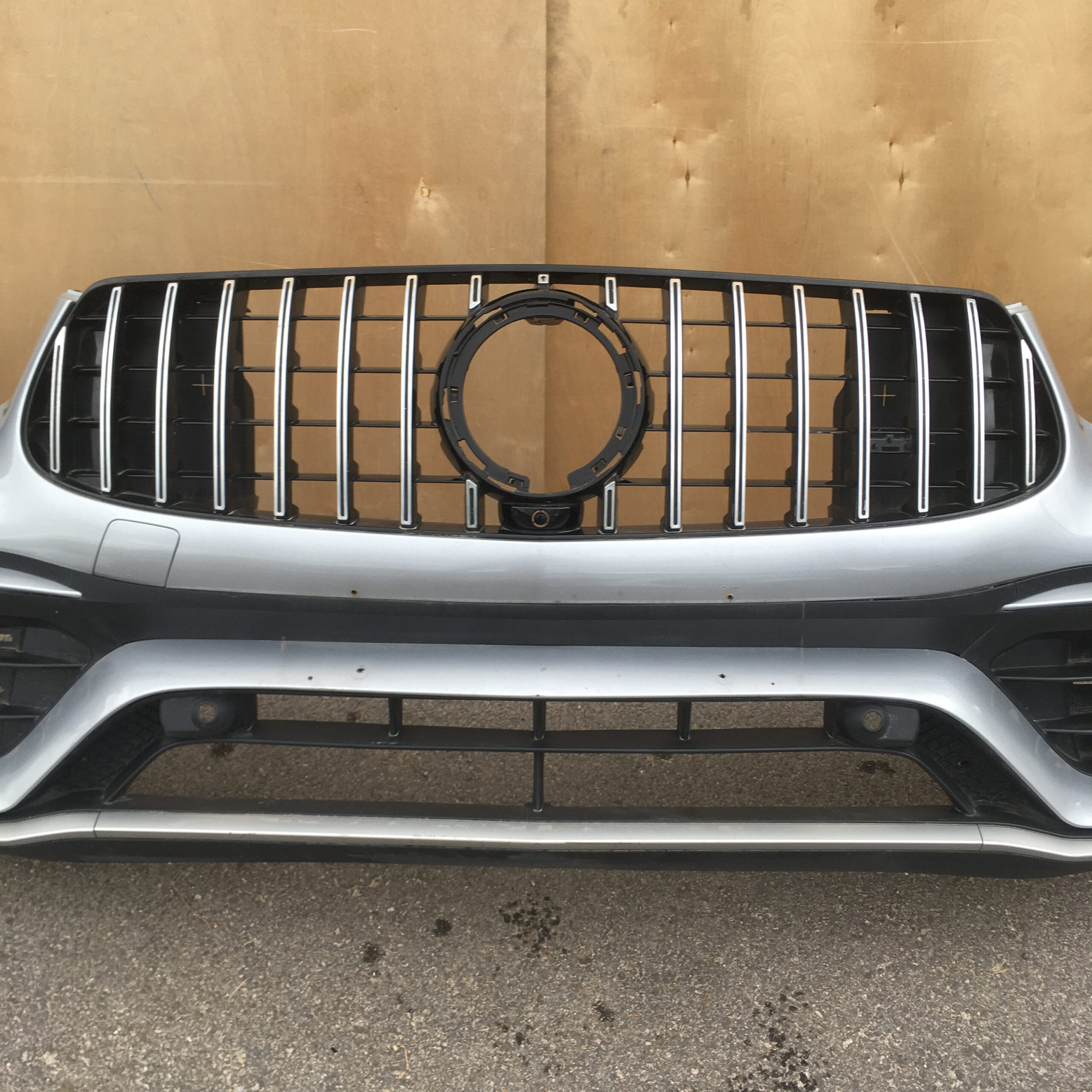 벤츠 GLC 63 AMG 앞범퍼 파손, AMG 신품값에 눈앞이 캄캄… 순정 중고로 29만 원에 해결한 후기